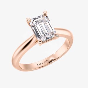 Evalyn With 0.50 Carat Emerald Diamond